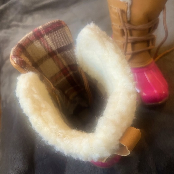 Girls Jemica Carlyle boots. Never wore. Bought for grandchild but too small. - Picture 2 of 4